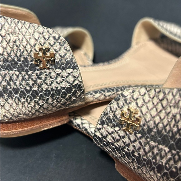Tory Burch Savannah Snakeskin Python Open Toe Sandal Flats - Picture 8 of 8